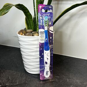 NIB 2022 Oral B Kids Soft Bristle Blue Planet Toothbrush Color Changing Bristles